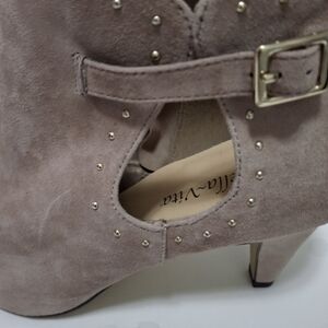 Bella Vita Women's Taupe Suede Ankle Boots